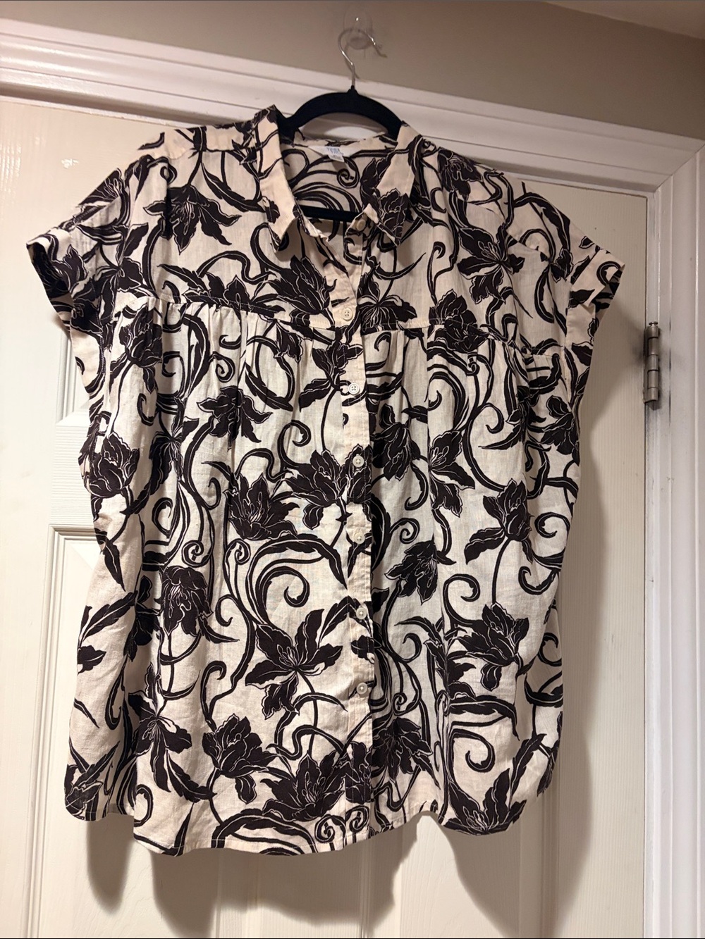 Linen Blend Button-Front Top in Cream and Dark Brown XL